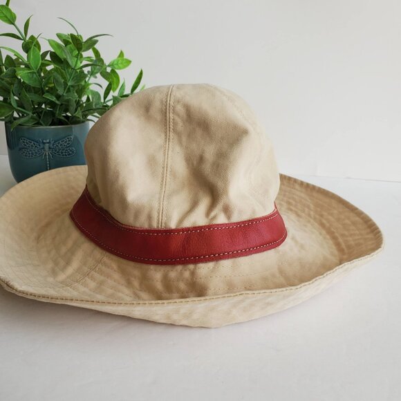 EUC Coach Tan Cotton Hat with Red Leather Trim & Turnlock